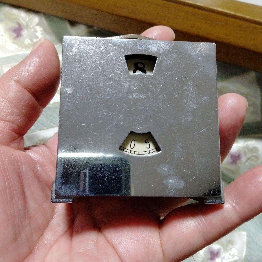 ゼンマイ式デジタル置時計