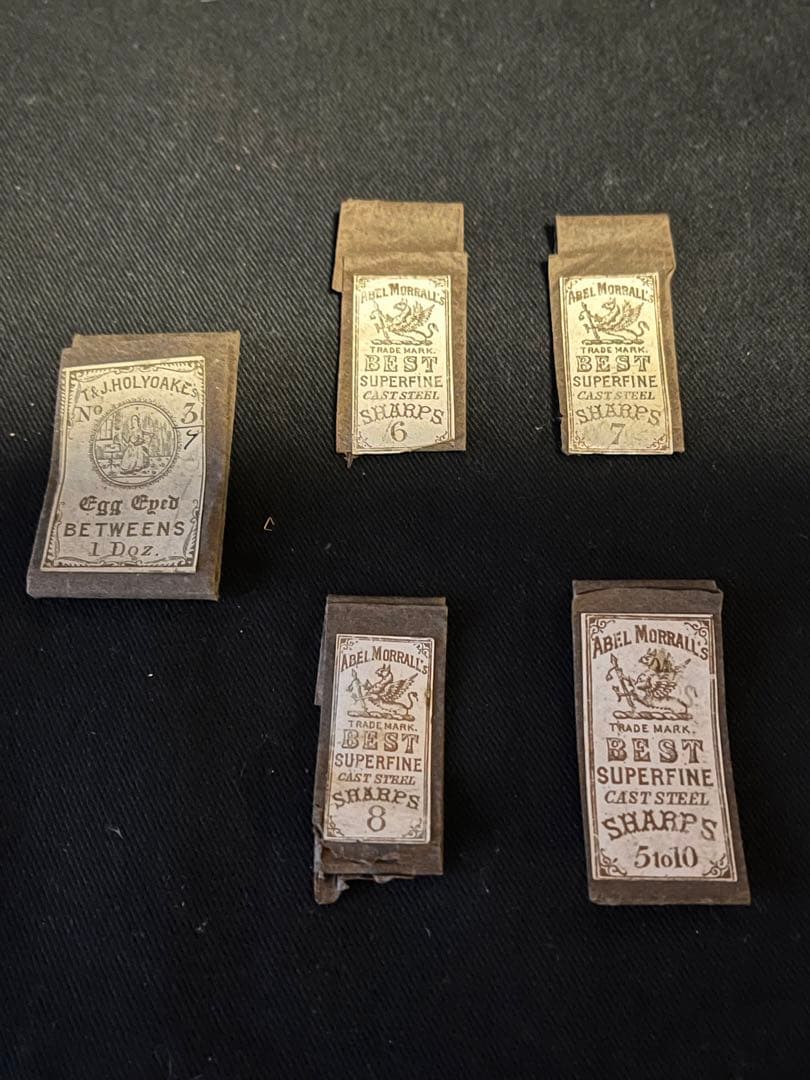 激レア！ビクトリア時代の裁縫針入れ オリジナル 当時の針入れ5枚 当時の針もあり