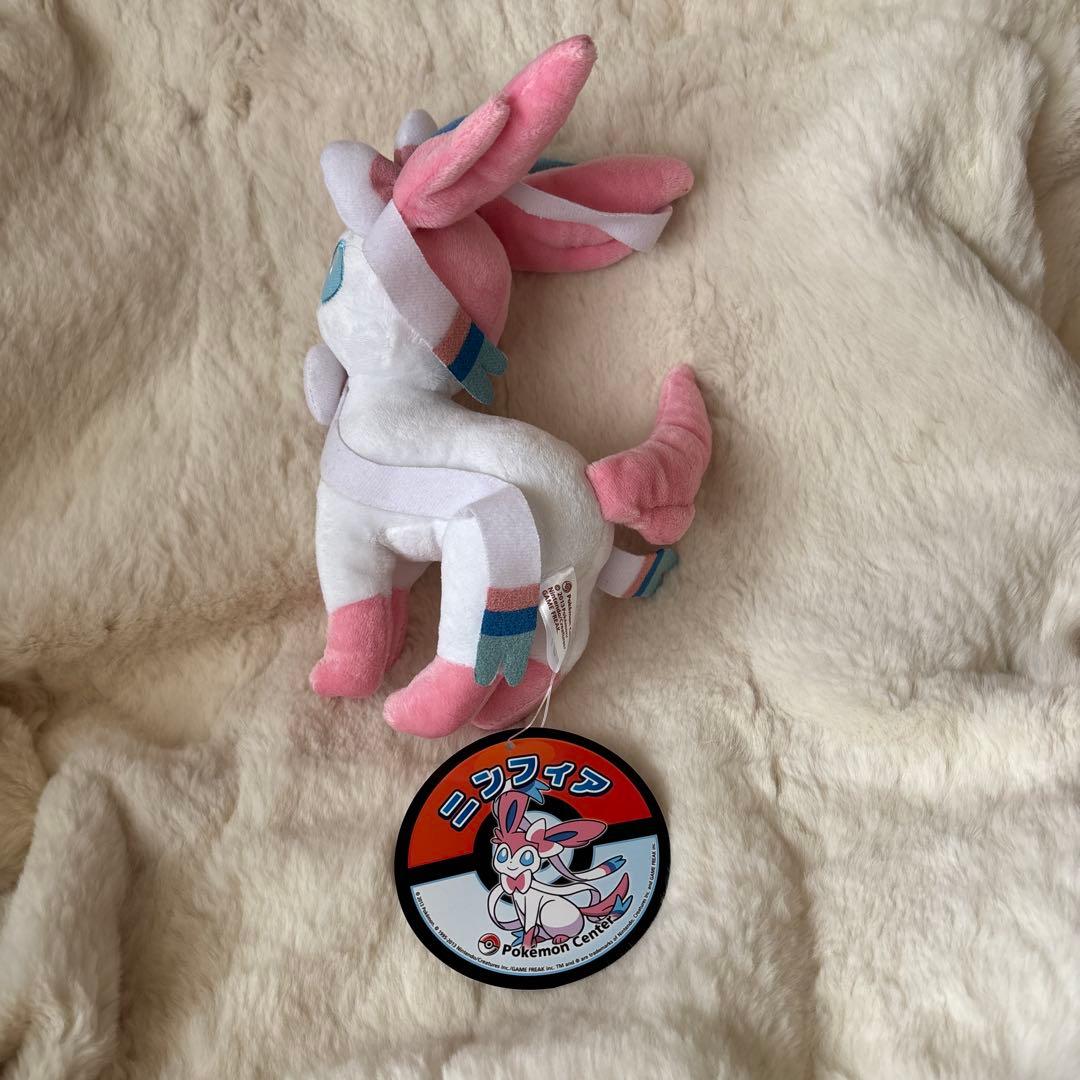 ポケモンセンター　ニンフィア　ぬいぐるみ