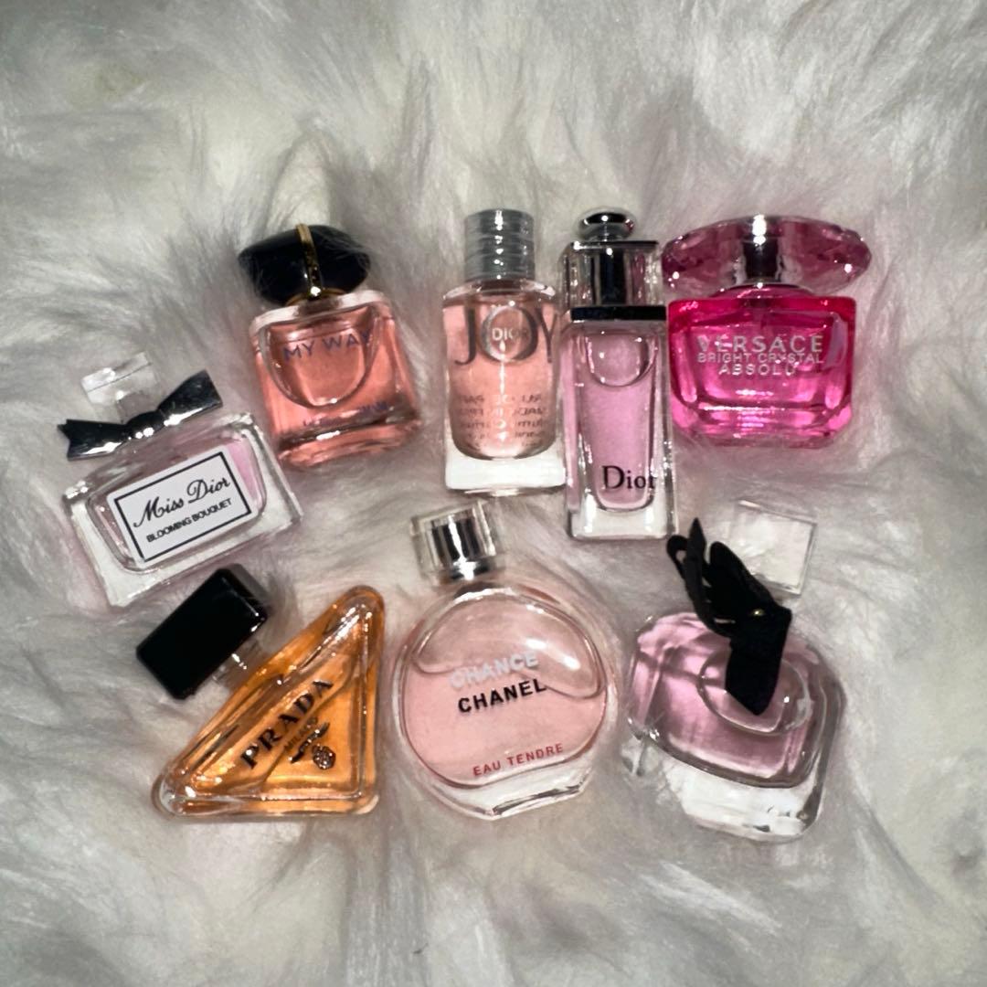 大人気！ミニ香水セット8点