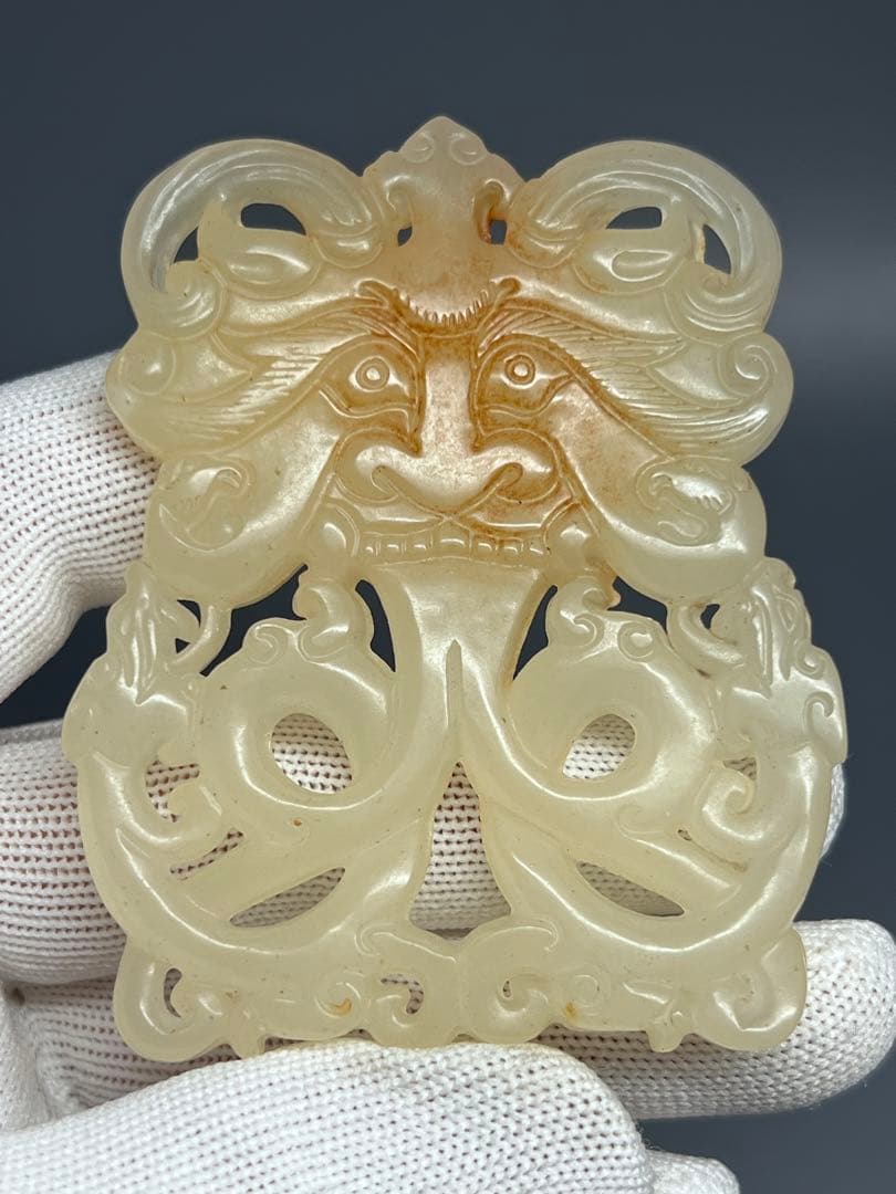 中国美術 古玉 和田玉 透かし彫り 竜紋 お守り 根付 旧蔵 コレクション
