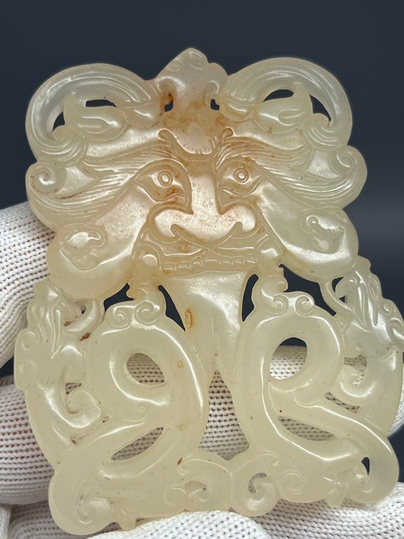 中国美術 古玉 和田玉 透かし彫り 竜紋 お守り 根付 旧蔵 コレクション