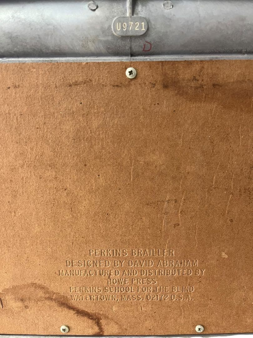 点字タイプライター　パーキンスブレーラー