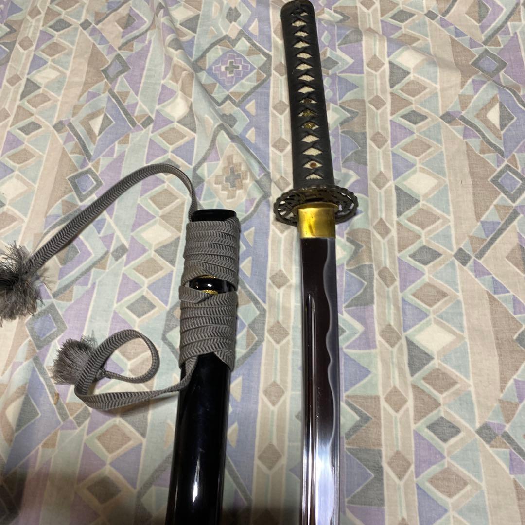 高級居合刀 黒灰色柄 松竹梅透し丸鍔 黒呂鞘