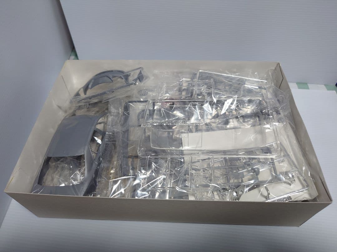 アオシマ　VLINE GRS202 CROWN  Saloon