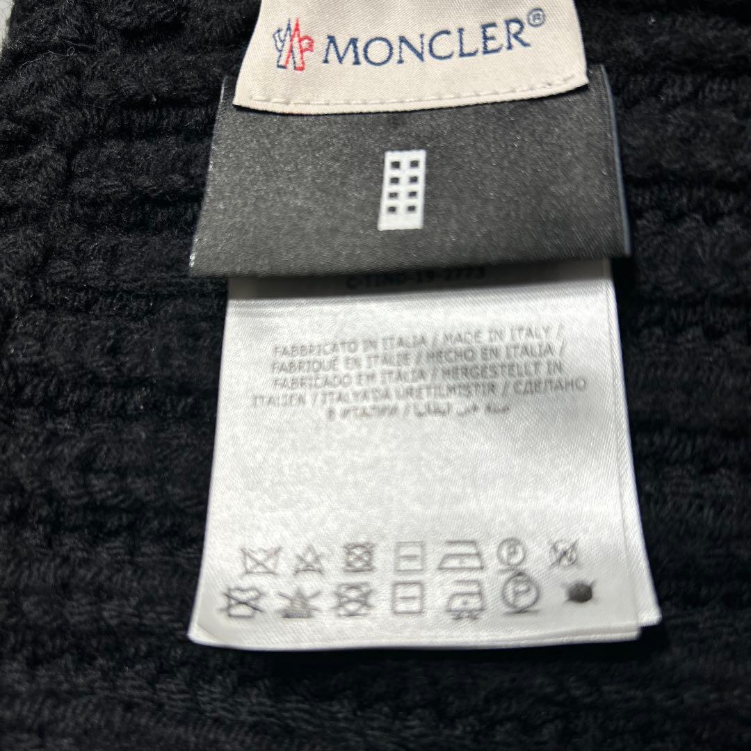 MONCLER モンクレール東京　ロゴ付き黒ニット帽