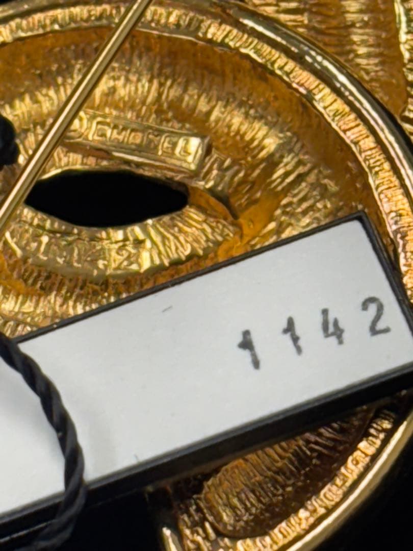 リ*ン様 シャネル ココマーク マトラッセ ブローチ 1142