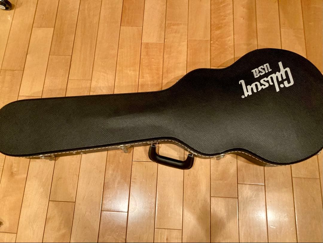 ギブソンUSA レスポール・スタジオ　オールブラック　ハードケース付き