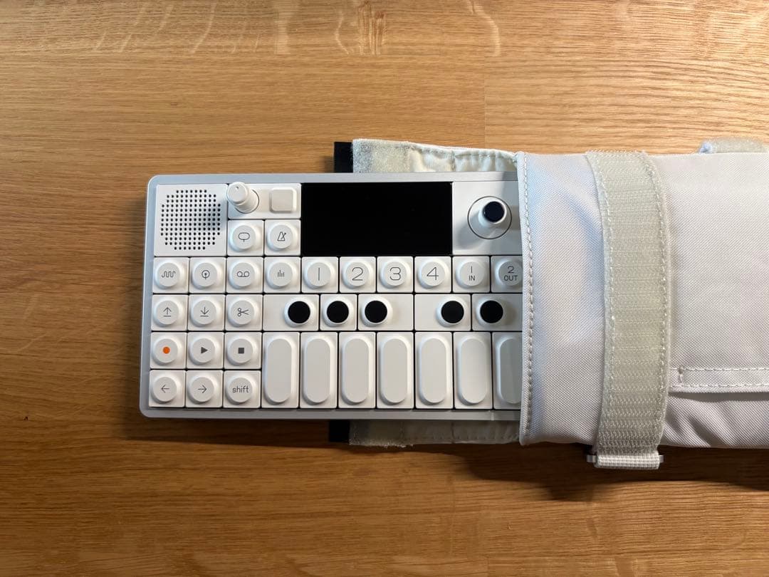 Teenage Engineering OP-1 field & 純正ケース