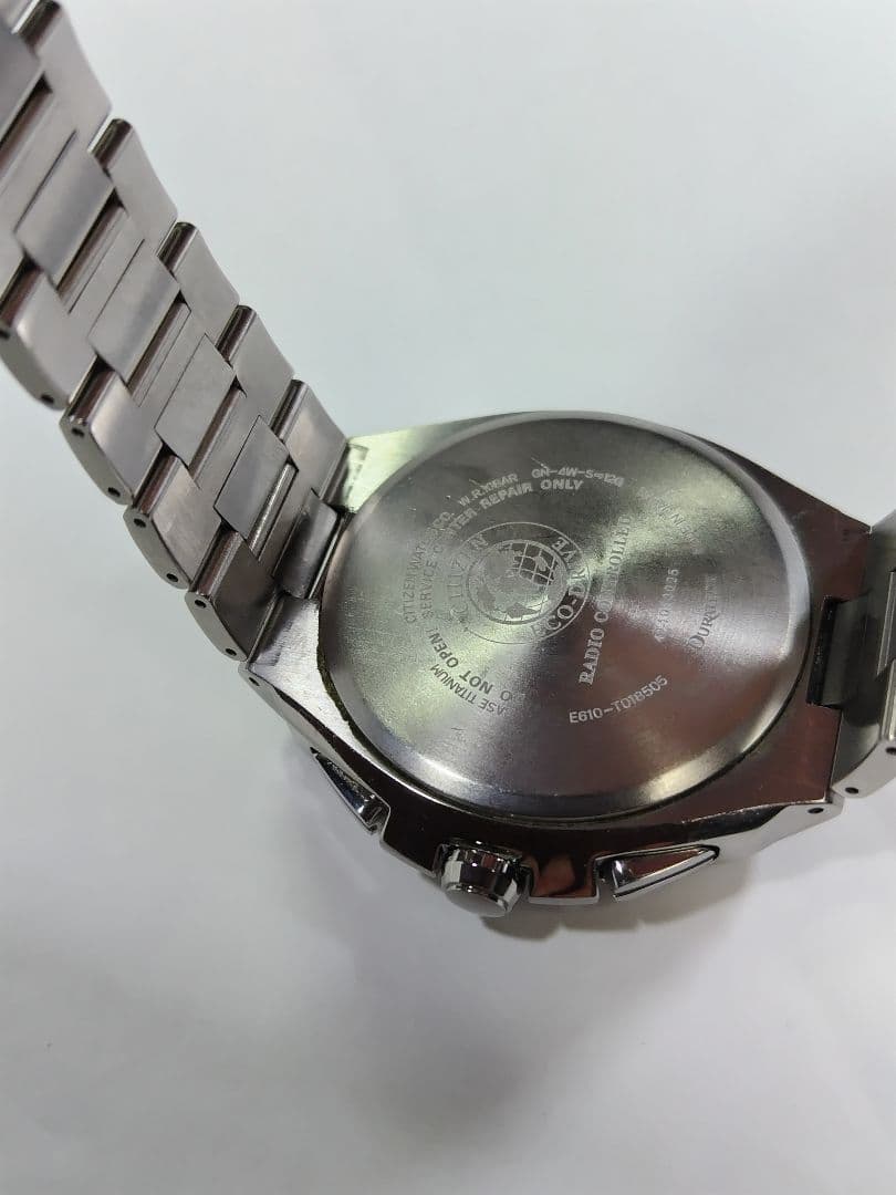 シチズン　アテッサ　エコドライブ　クロノグラフ　電波時計　軽量スーパーチタン