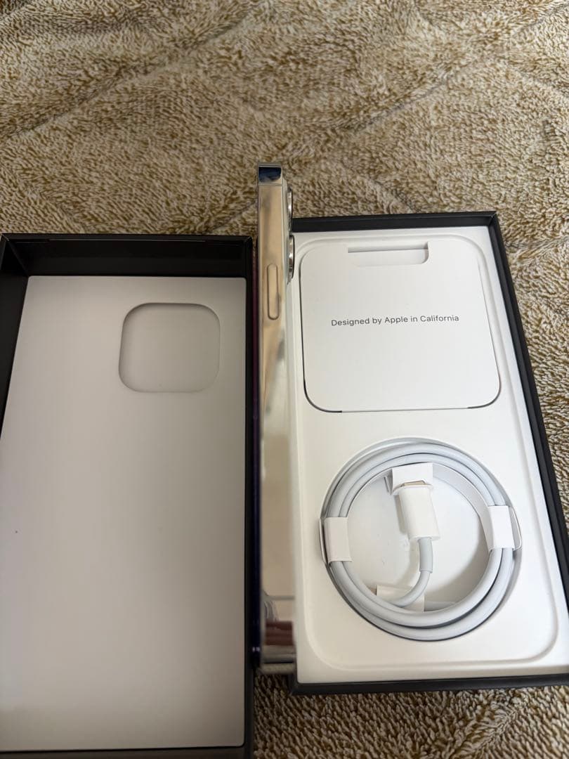 【最終値下げ】iPhone13pro 256GB シルバー simフリー