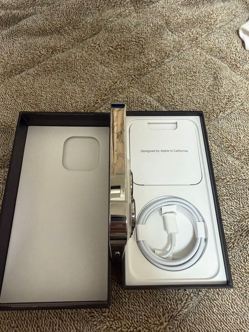 【最終値下げ】iPhone13pro 256GB シルバー simフリー