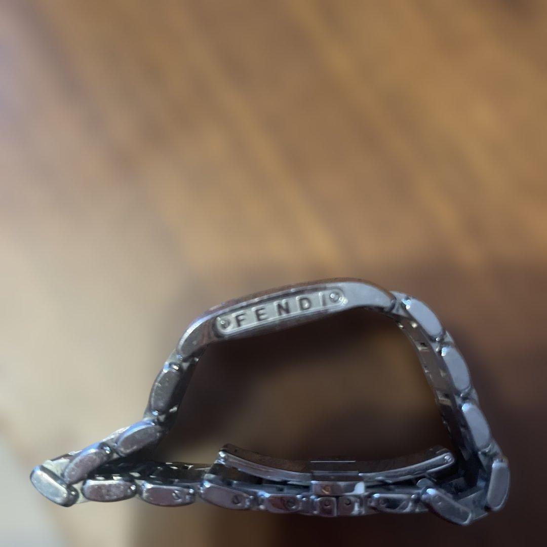 FENDI シルバー アナログ時計 ベージュ文字盤