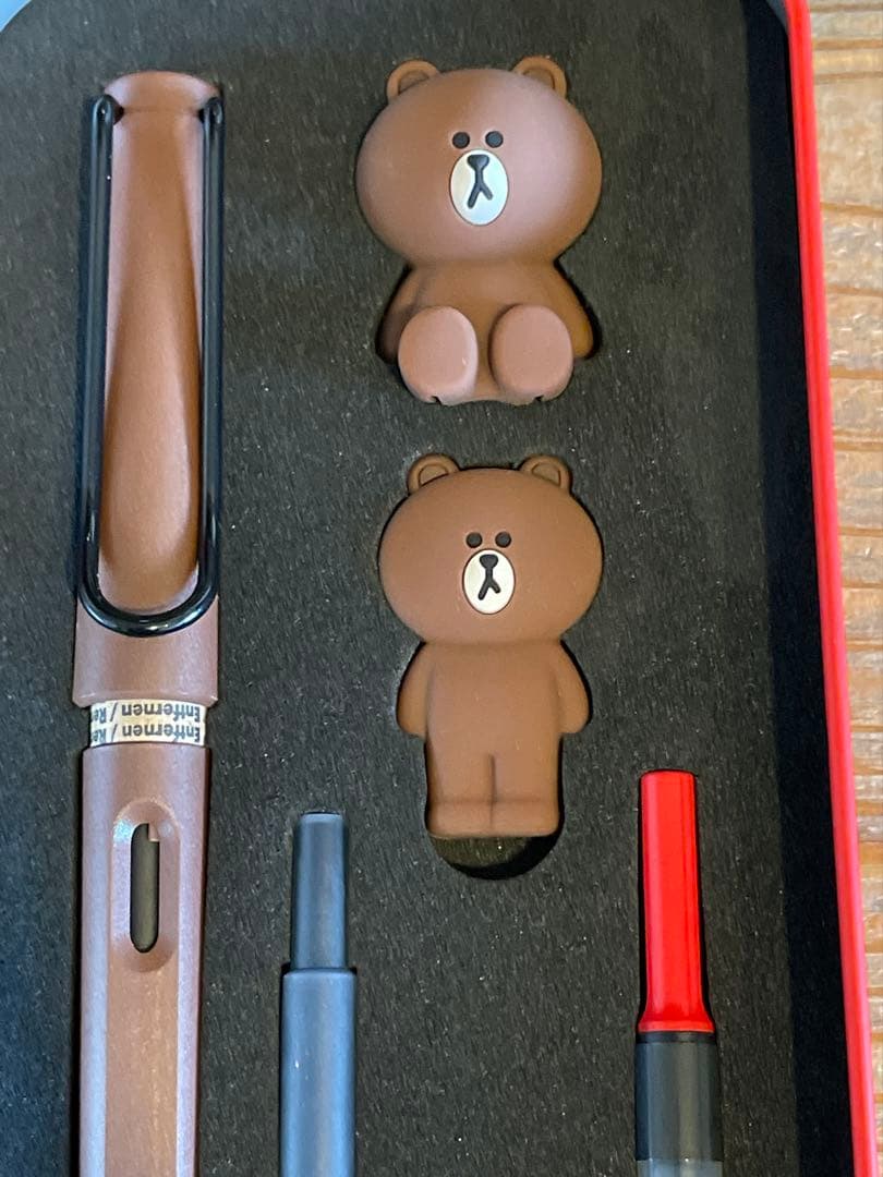 LAMY×LINE FRIENDS万年筆 (BROWN in the red)