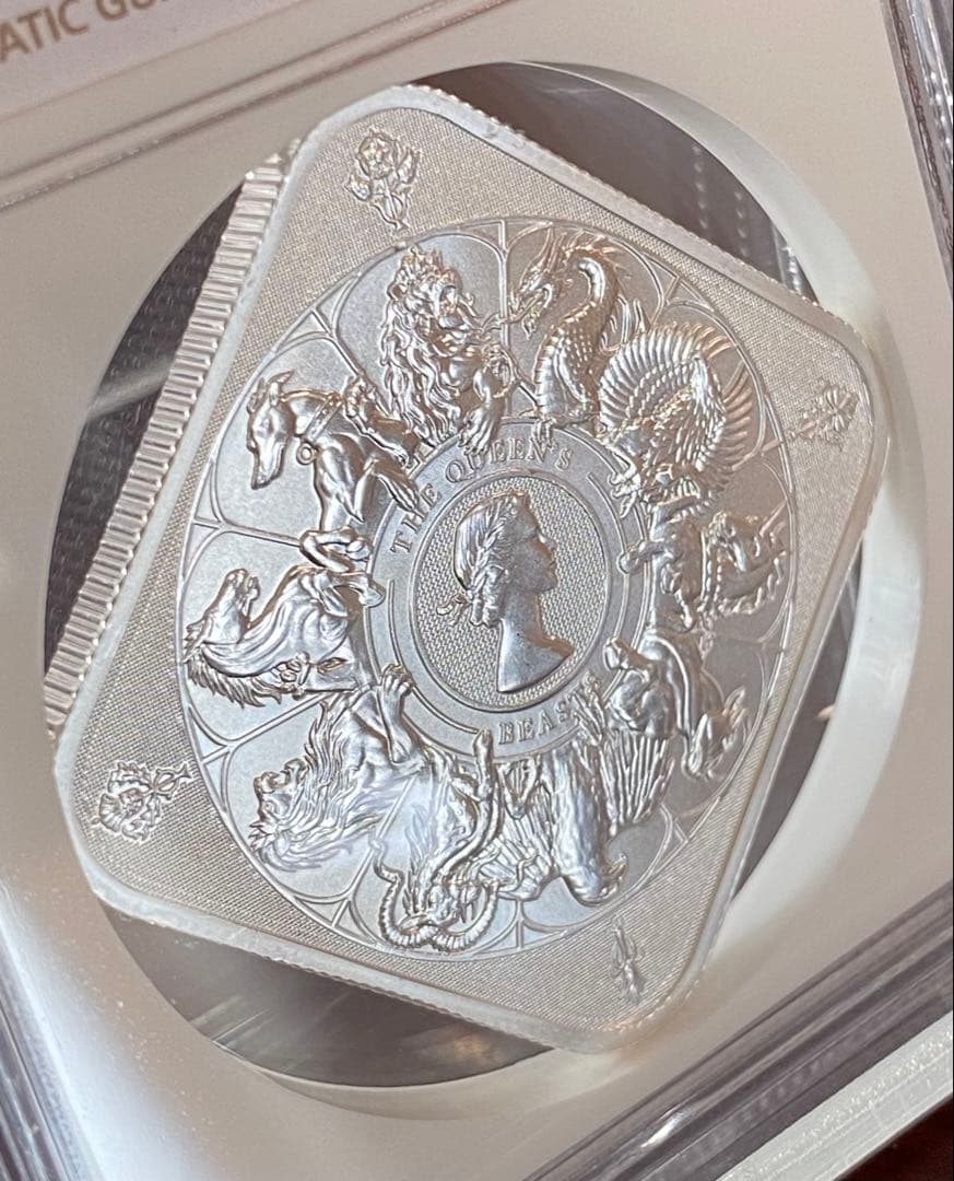 ☆大人気鑑定済み☆クイーンズビースト コンプリーター 1オンス シルバーバー