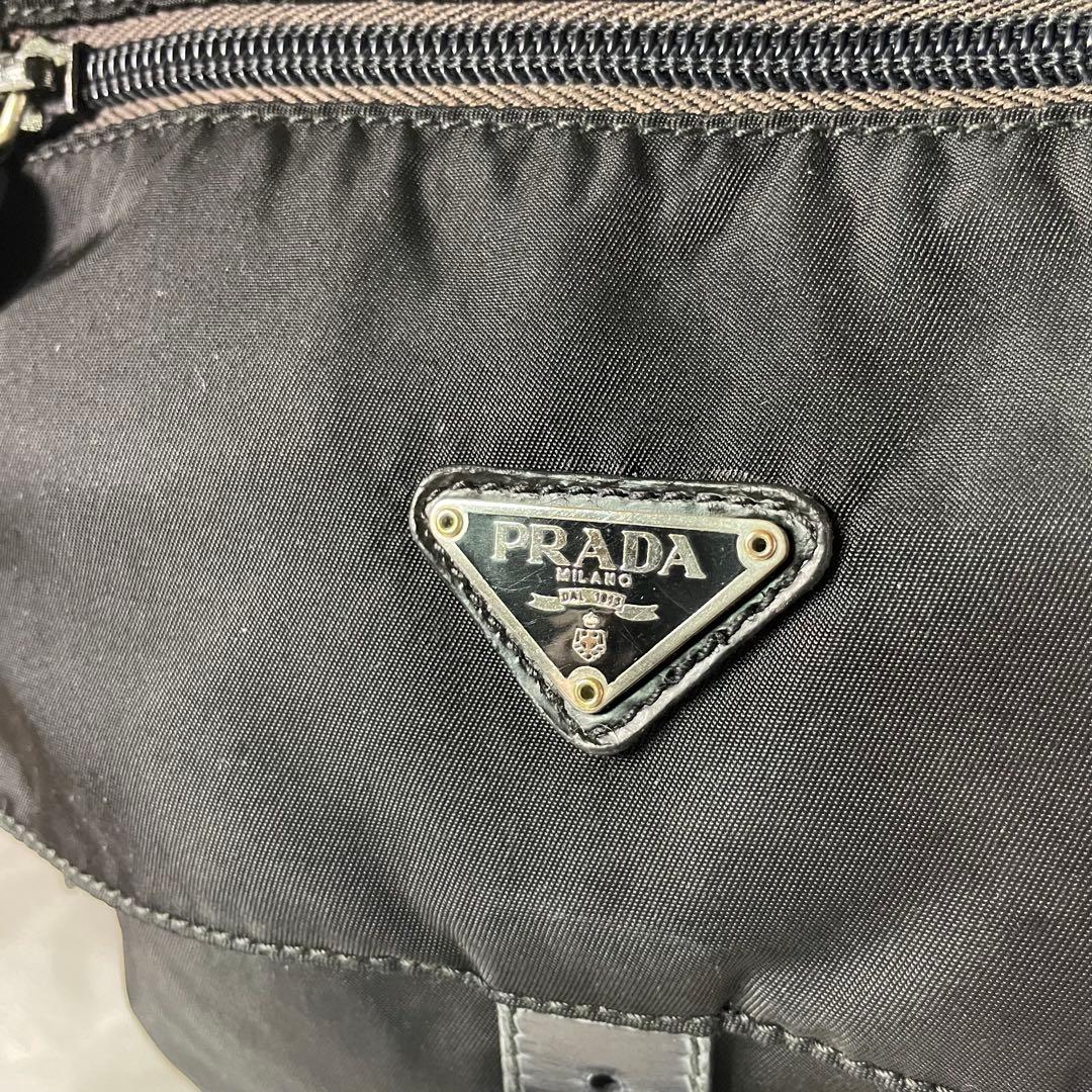 PRADAプラダ 三角ロゴ　ショルダーバッグ　カード付き
