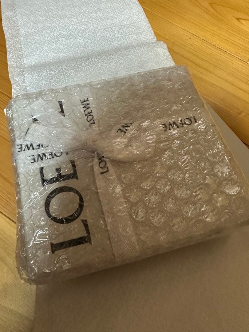 LOEWE バーティカルウォレット　スモール　パールグレー　新品未使用品