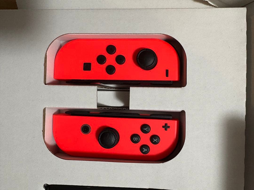 「美品値下げ」 Nintendo Switch Joy-Conは赤&赤組み合わせ