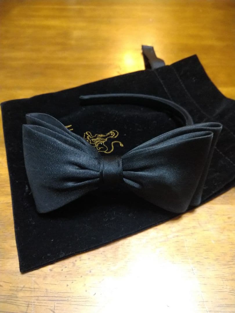 アレクサンドルドゥパリ黒リボンカチューシャ