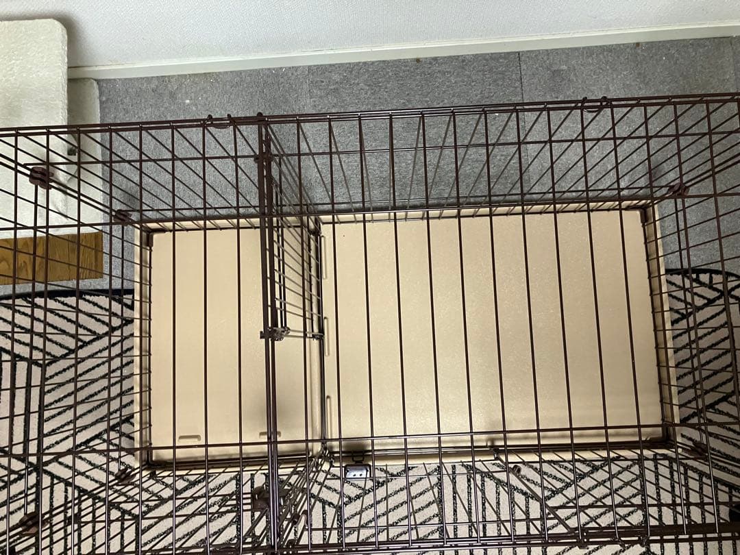 ブラウン 金属製キャットハウス 大きめ 2ドア