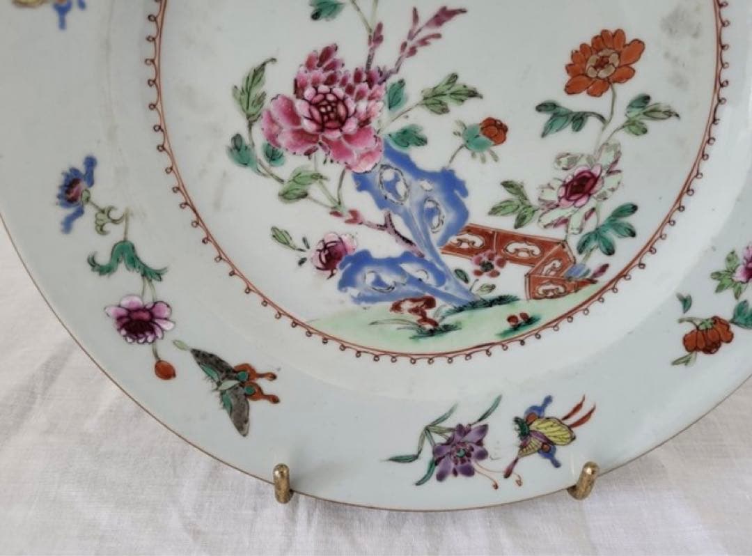 中国古美術品　清の乾隆時代　粉彩草花文皿　本物保証　23cm