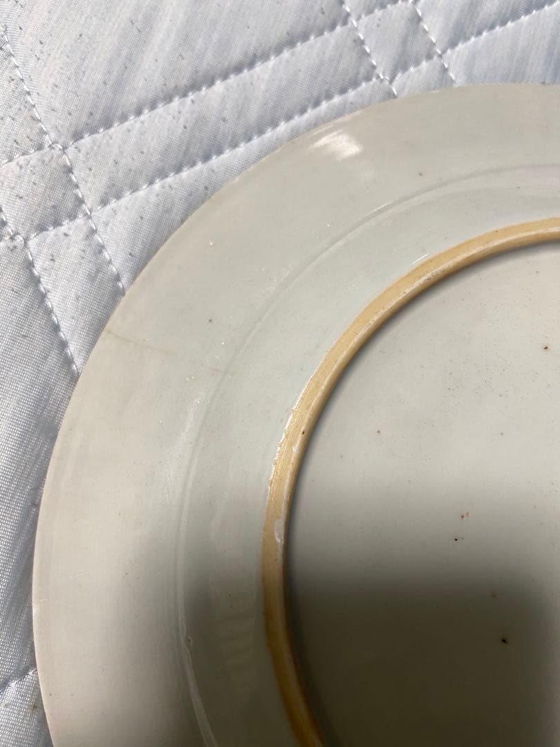 中国古美術品　清の乾隆時代　粉彩草花文皿　本物保証　23cm