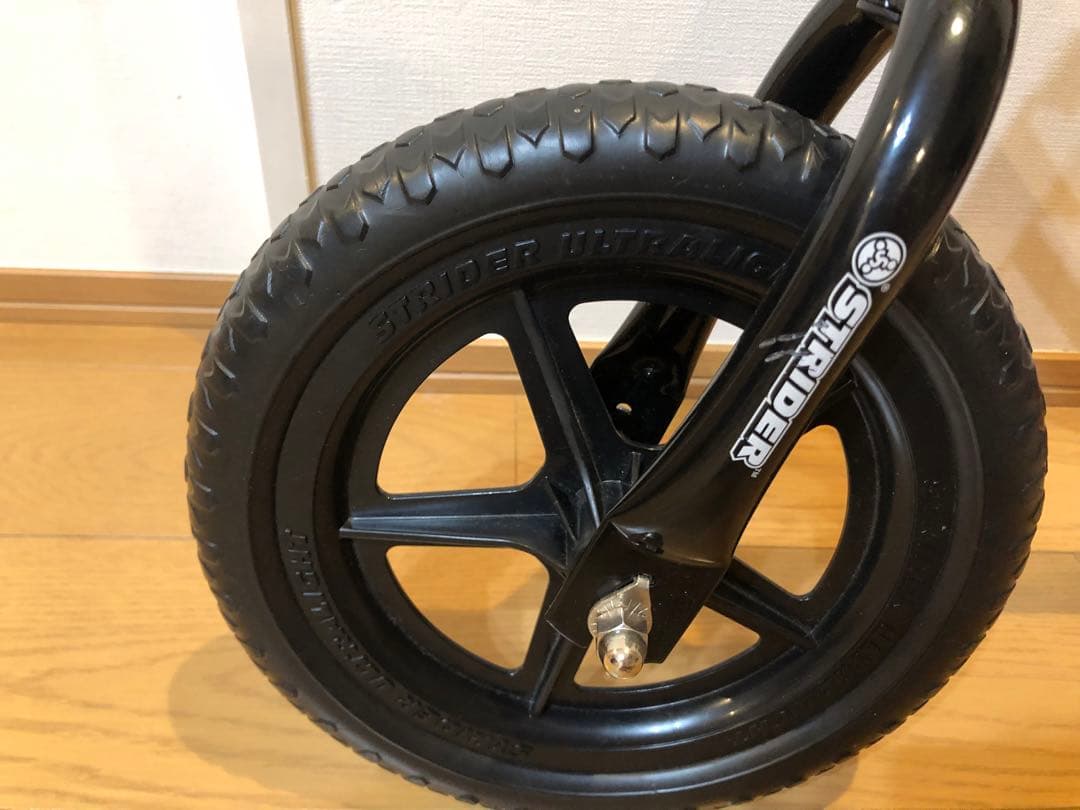 【美品】　室内使用のみ！ストライダー STRIDER　12インチ　赤レッド