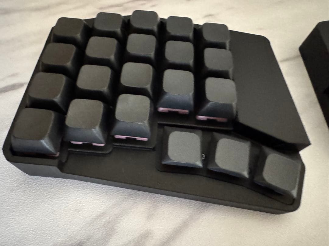 H*i様 【新品】keyball39 ケースマウント構造lofree HADES