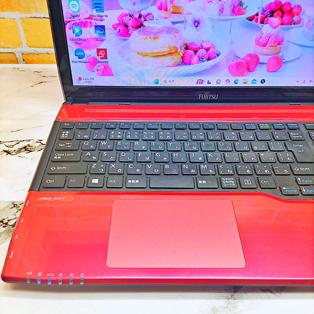 お手頃価格ノートパソコン❤️爆速SSD☘️Blu-ray・メモリ８G❣️i3搭載