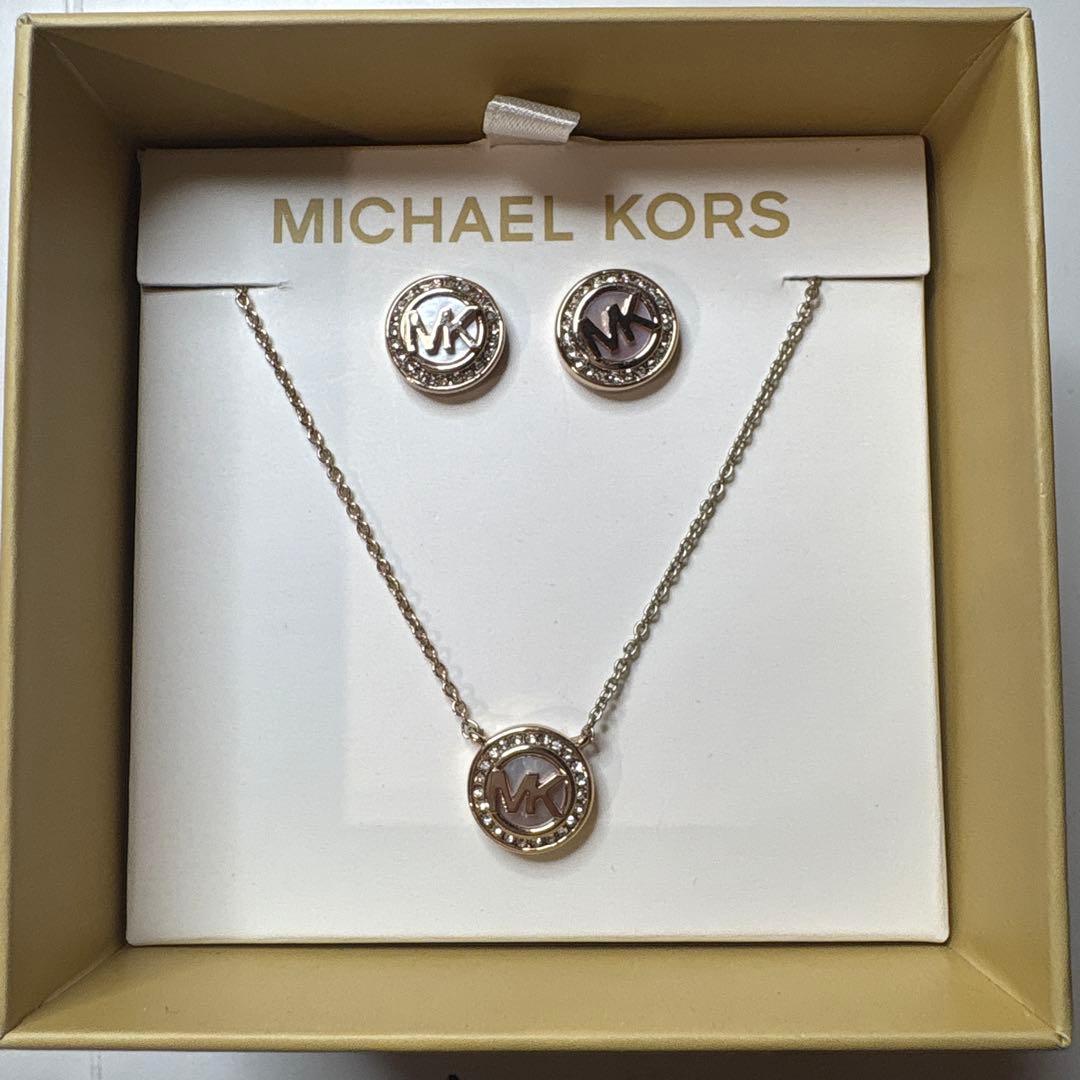 MICHAEL KORS ネックレスとピアスのセット