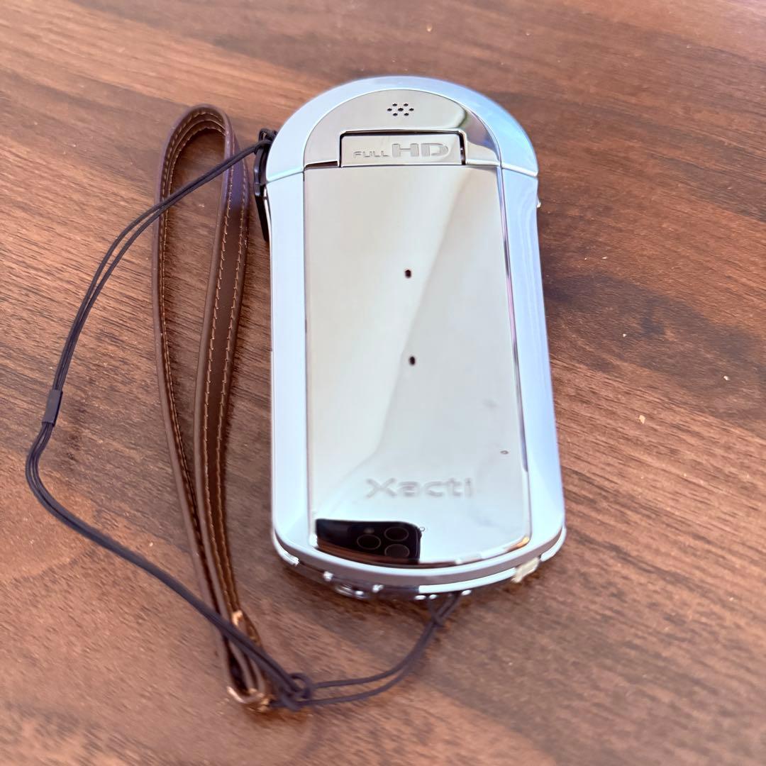 SANYO Xacti DMX-CS1 フルハイビジョンムービーカメラ シルバー