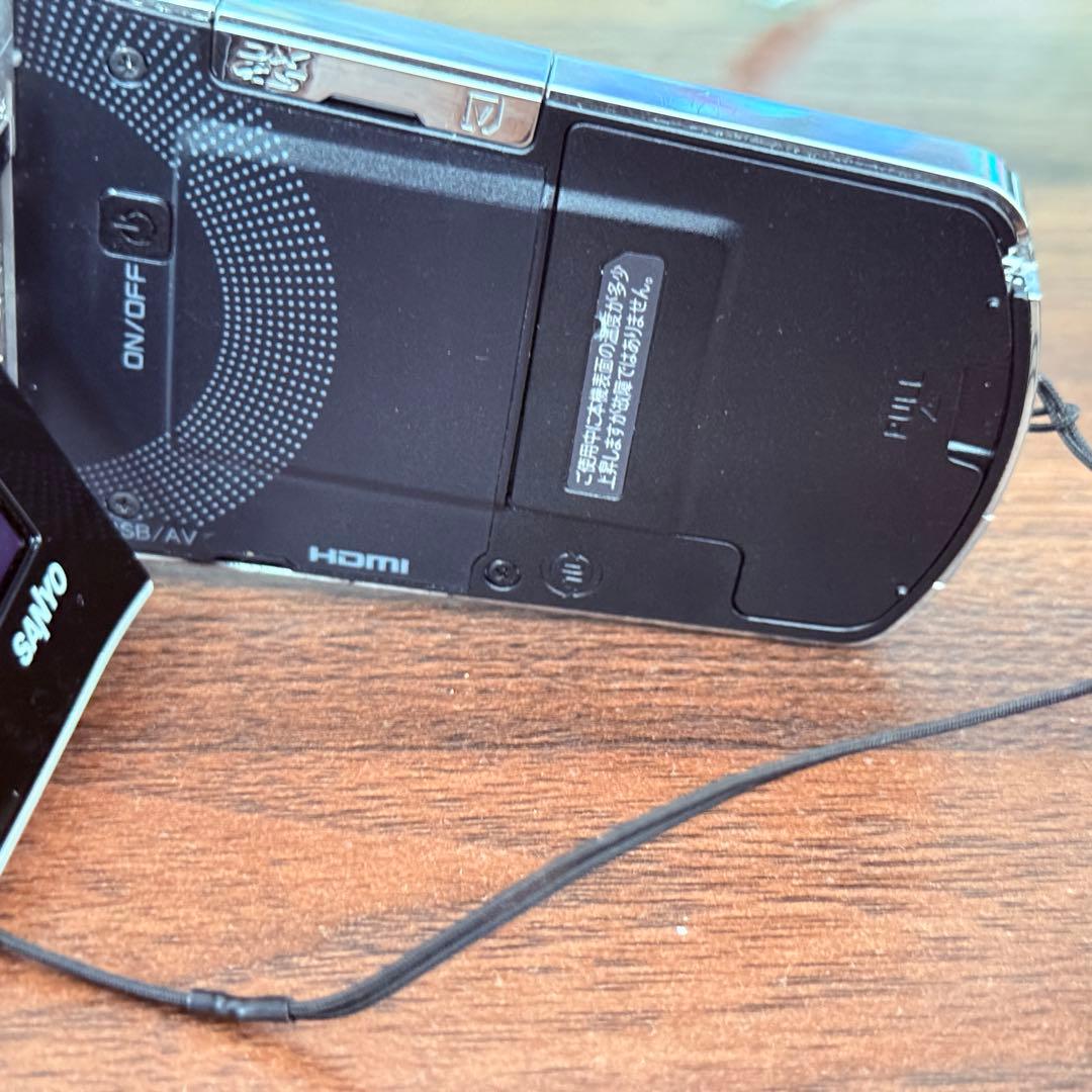 SANYO Xacti DMX-CS1 フルハイビジョンムービーカメラ シルバー