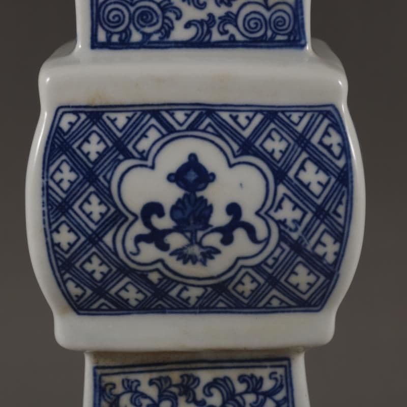 青花四方花觚(そう)青花磁  工芸品 美術品 置物