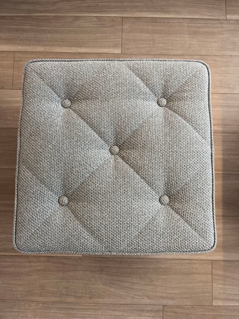 カリモク60 オットマン ミストグレー　※Kチェアも併せて販売中