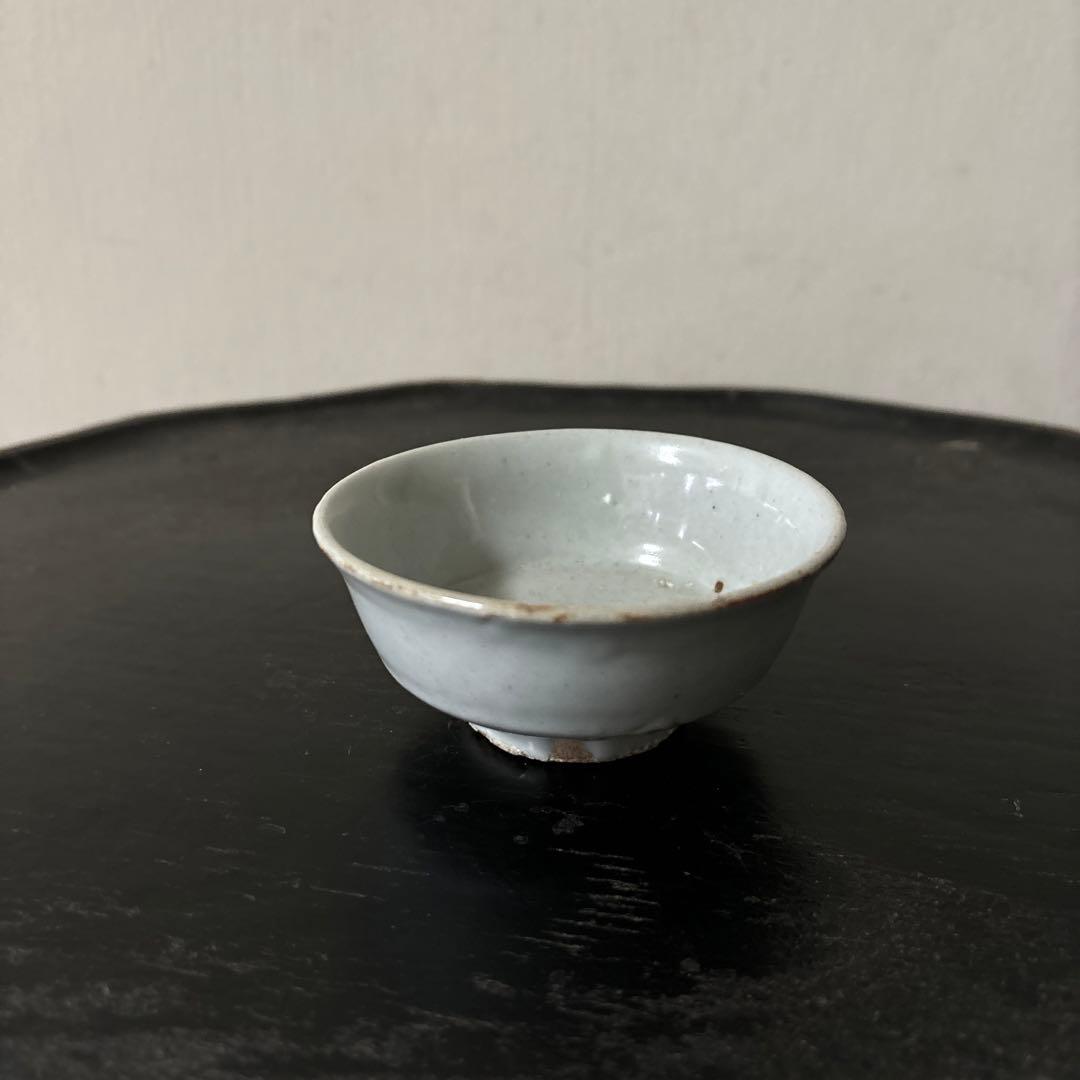 李朝盃　白磁　堅手　ぐい呑み　骨董　アンティーク.古美術.骨董.酒器.韓国骨董.