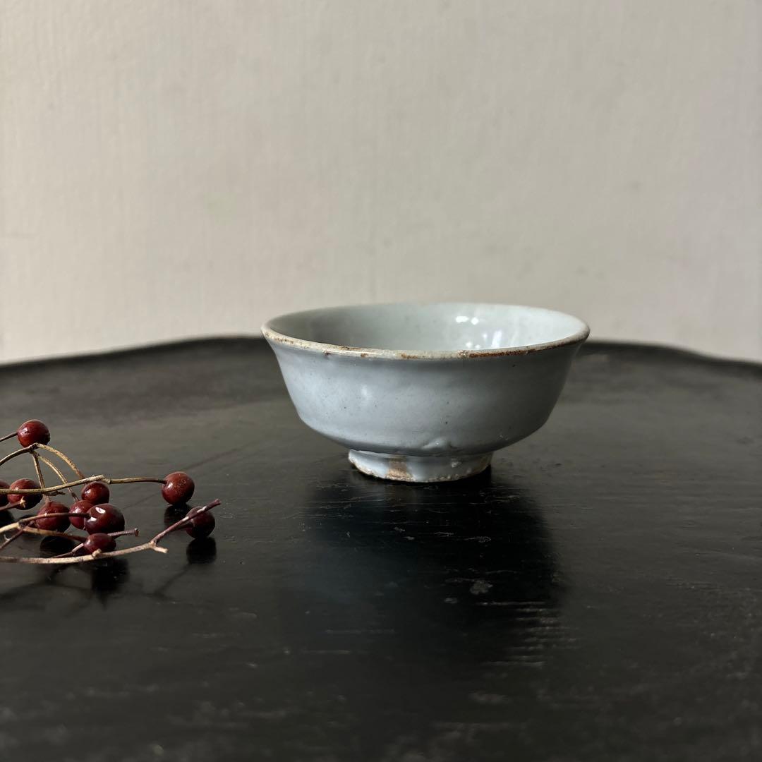 李朝盃　白磁　堅手　ぐい呑み　骨董　アンティーク.古美術.骨董.酒器.韓国骨董.
