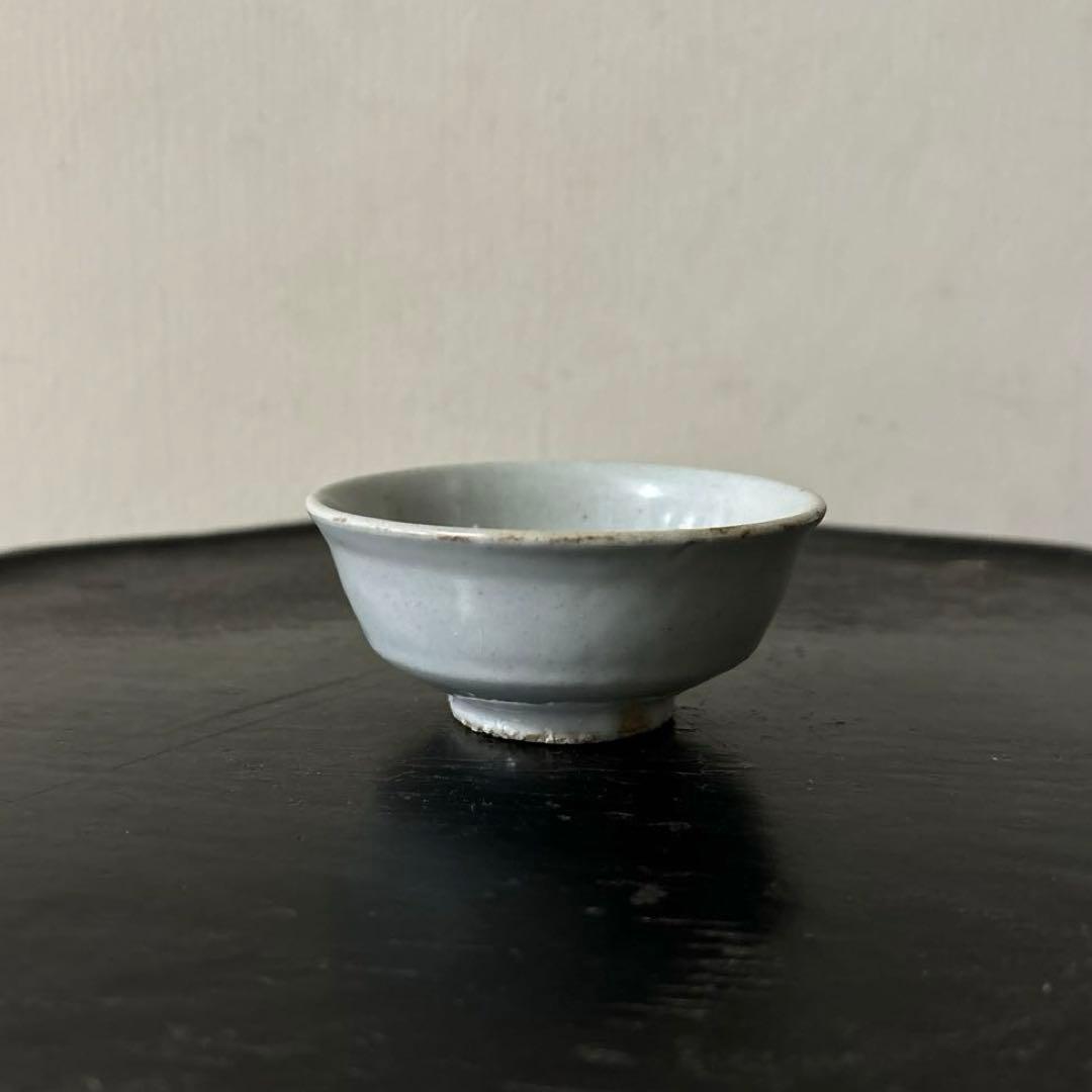 李朝盃　白磁　堅手　ぐい呑み　骨董　アンティーク.古美術.骨董.酒器.韓国骨董.