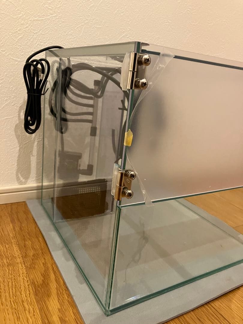 Kazumi 30キューブ ガラス水槽 濾過装置付き