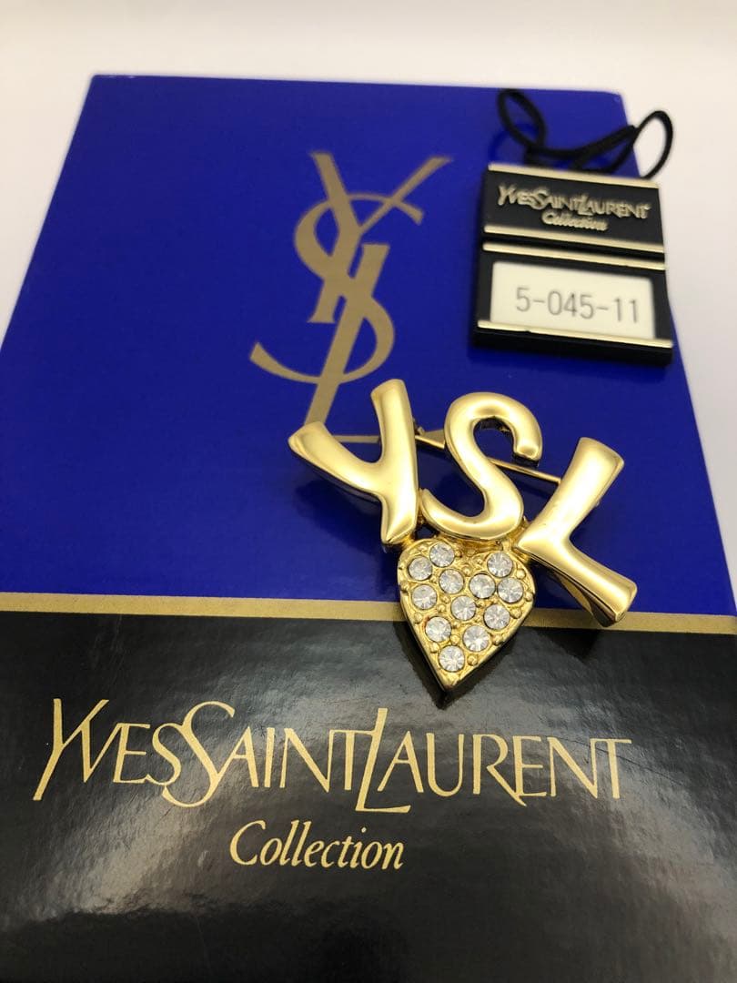 Yves Saint Laurent ロゴ&ハートブローチ