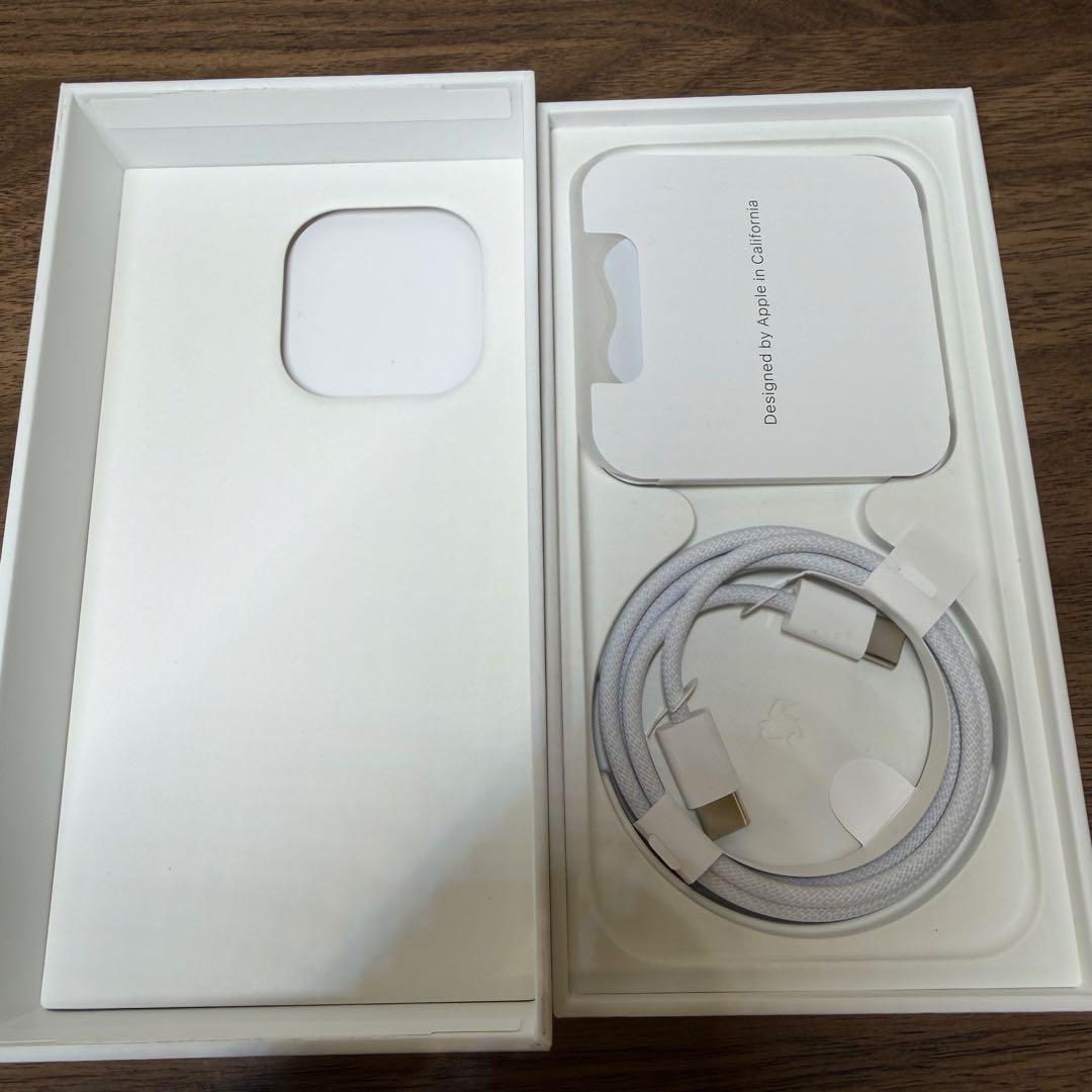 Apple iPhone 15Pro 256GB ケース付き