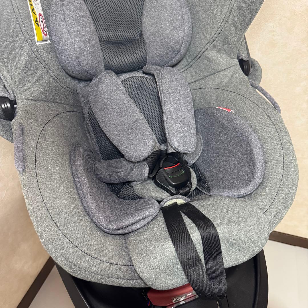 エールべべ　クルット4s プレミアム　グレー　新生児対応　チャイルドシート