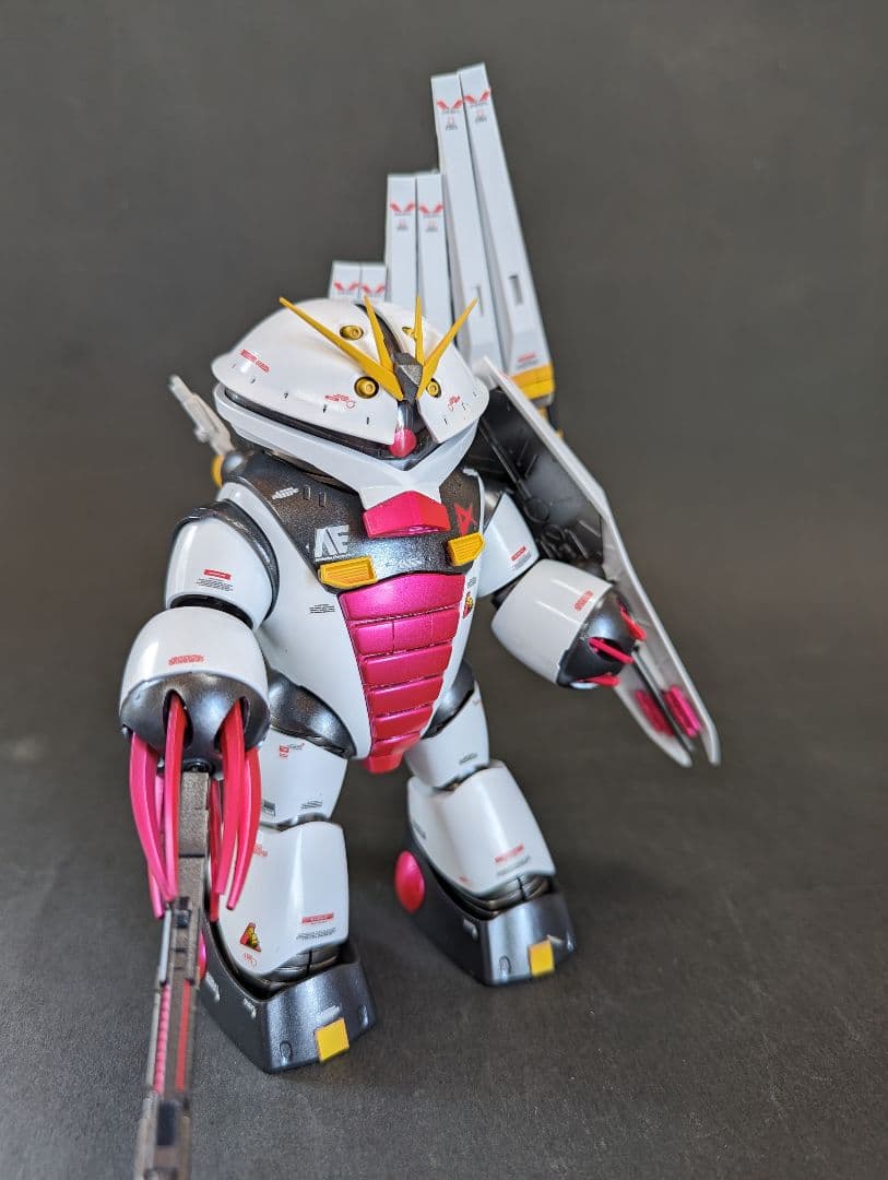 ＨＧ νアッガイ （νガンダム＋アッガイ改修作品）