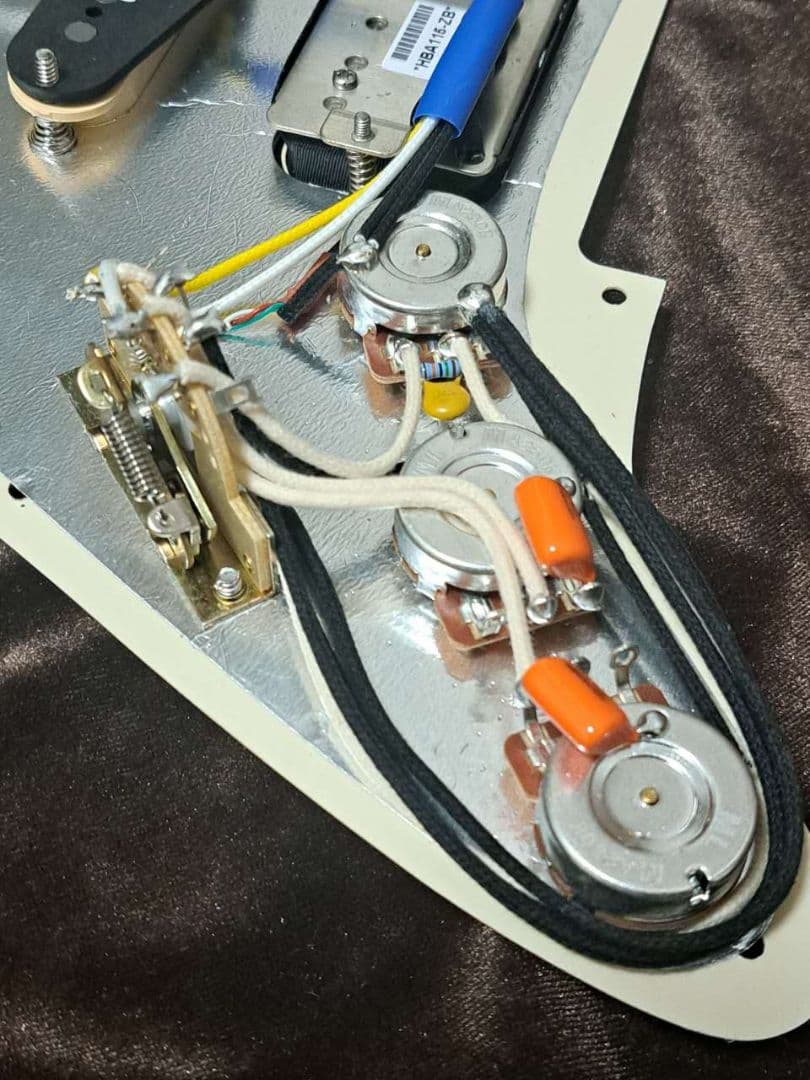 エグゼビア　ストラトキャスターSSHアセンブリ Fenderストラトクラシ