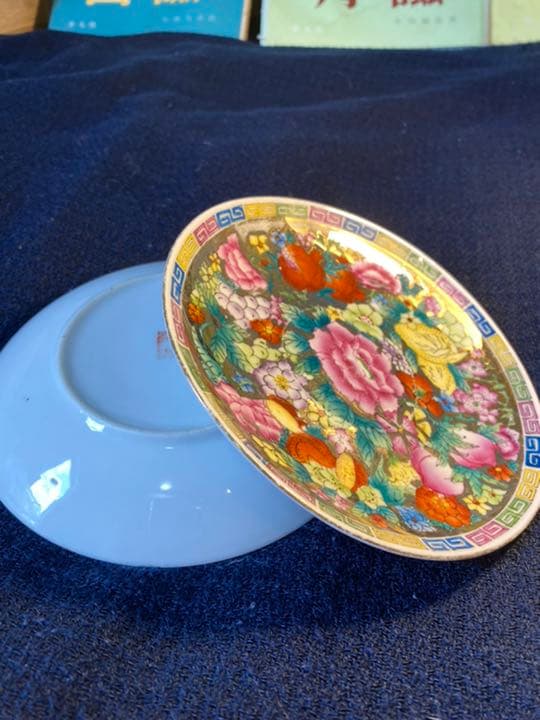 中国古美術品、牡丹花紋描金皿二枚、