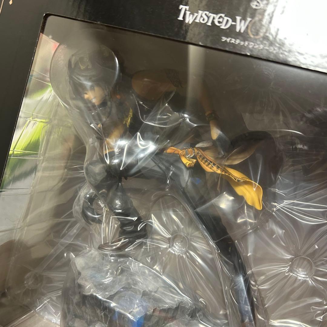 ツイステ レオナ 1／8スケールフィギュア