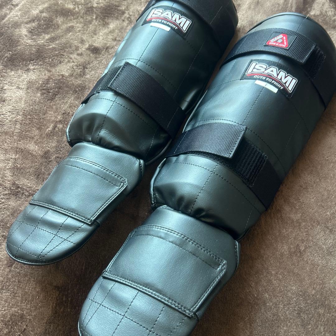 イサミ フルガードレッグコブラ レッグプロテクター [ISAMI]
