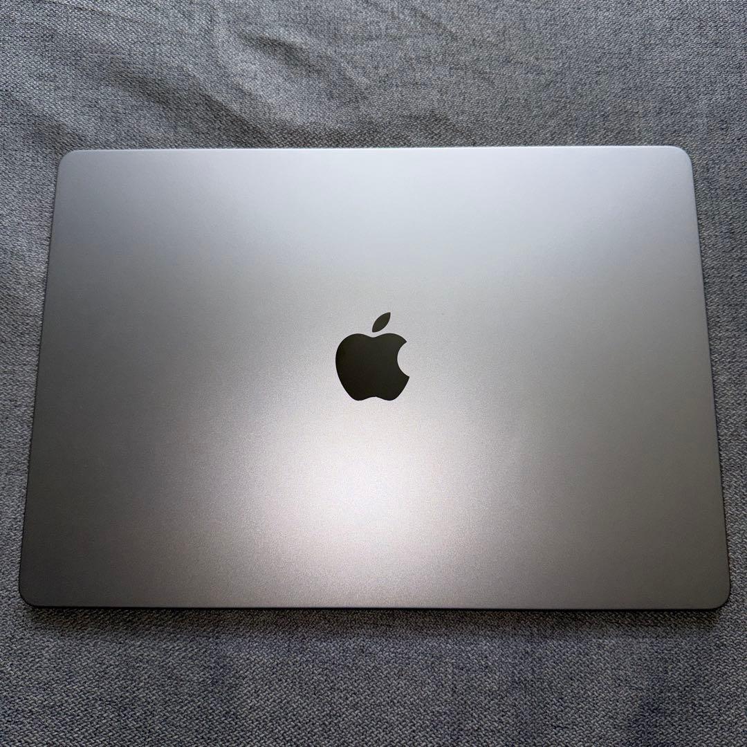 【美品】MacBook Air 15インチ M2チップ　本体