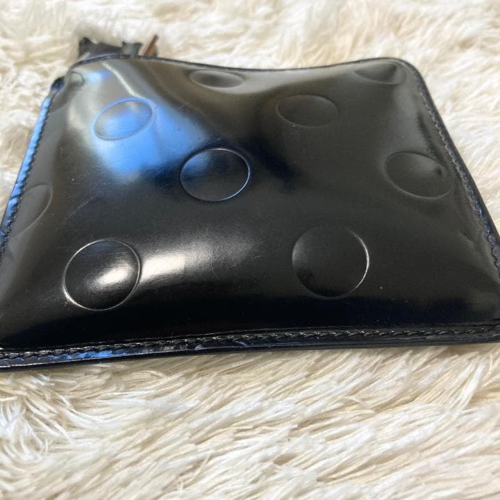 【コムデギャルソン】 ポルカドットエンボスL字ラウンドファスナー財布・ブラック黒