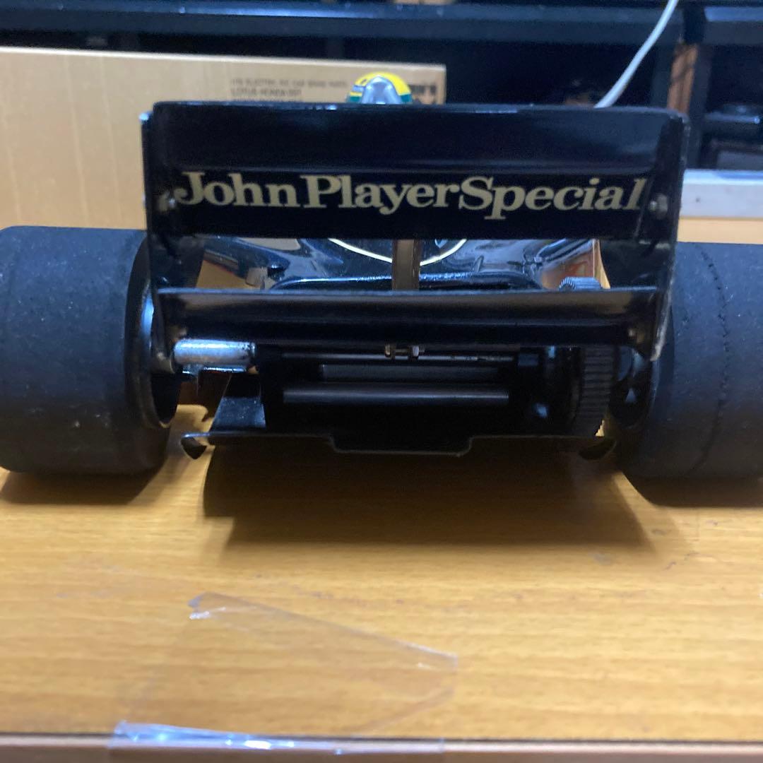 ロータス97-98位です、シャーシ付けます、(元はロータス99Tのカウルです)