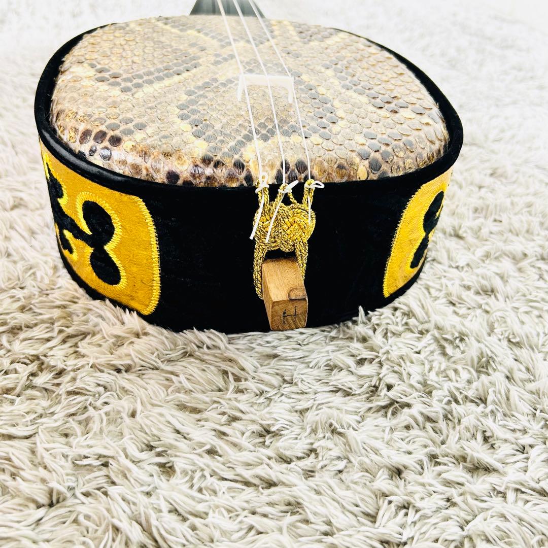 良品　本格的　沖縄　琉球　三線　本蛇皮　蛇革　強化貼り　初心者　入門　ケース付き